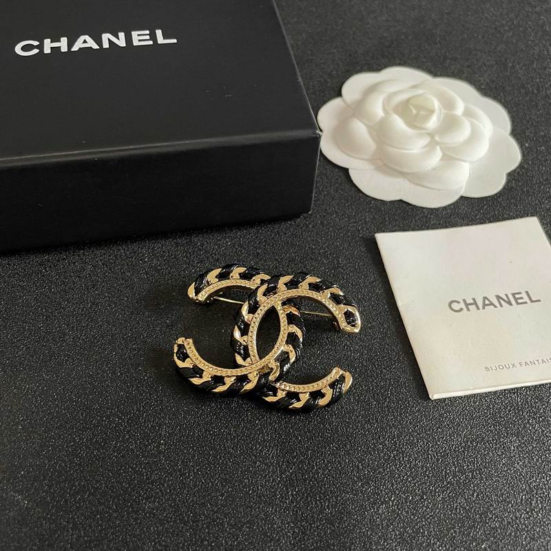 Chanel CC Black and Gold-Tone Brooch