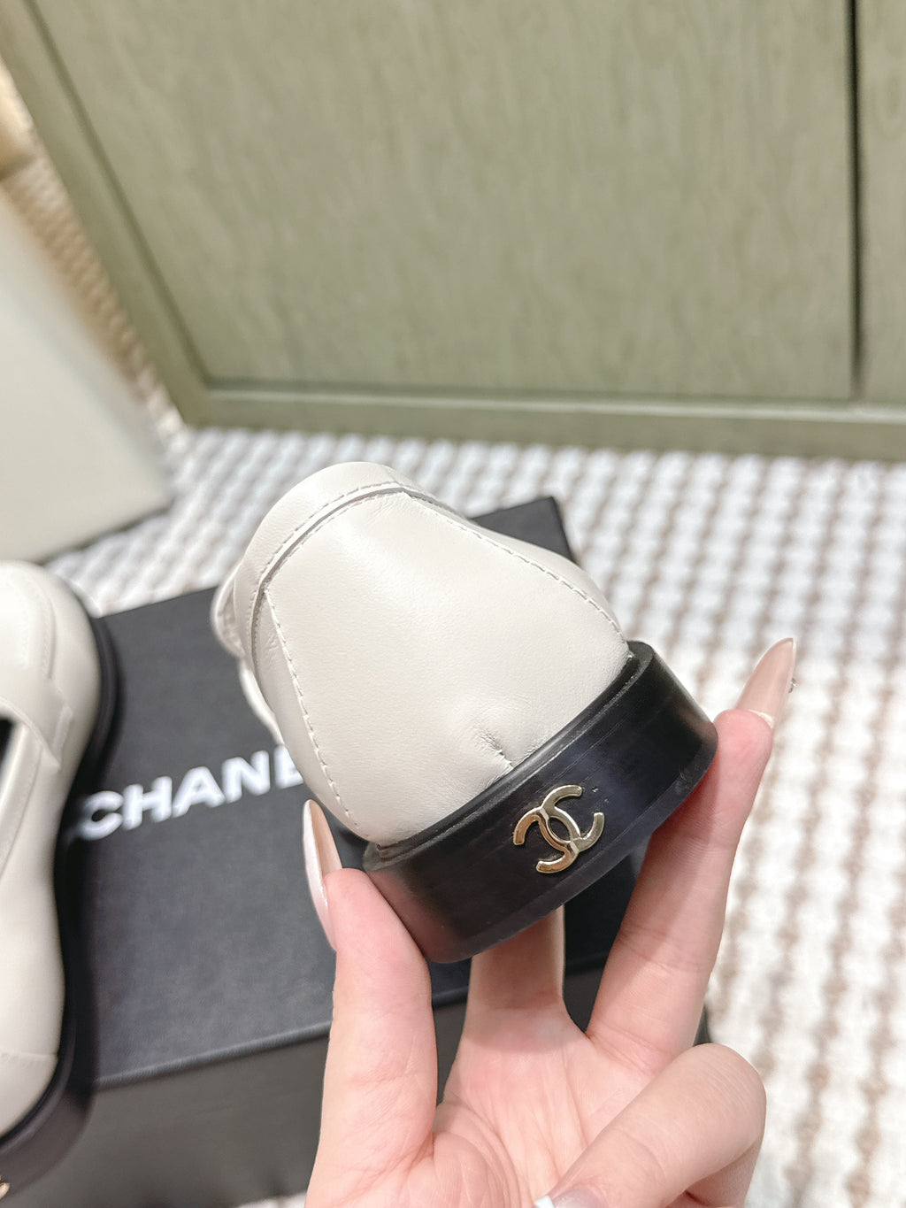CHANEL 25S GODDESS FLAT LOAFERS IN WHITE CALFSKIN GOLD HARDWARE
