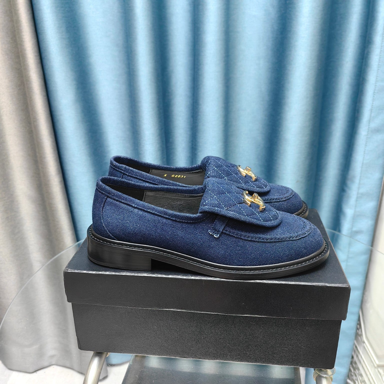 CHANEL MOASINS NAVY BLUE QUILTED LAMBSKIN