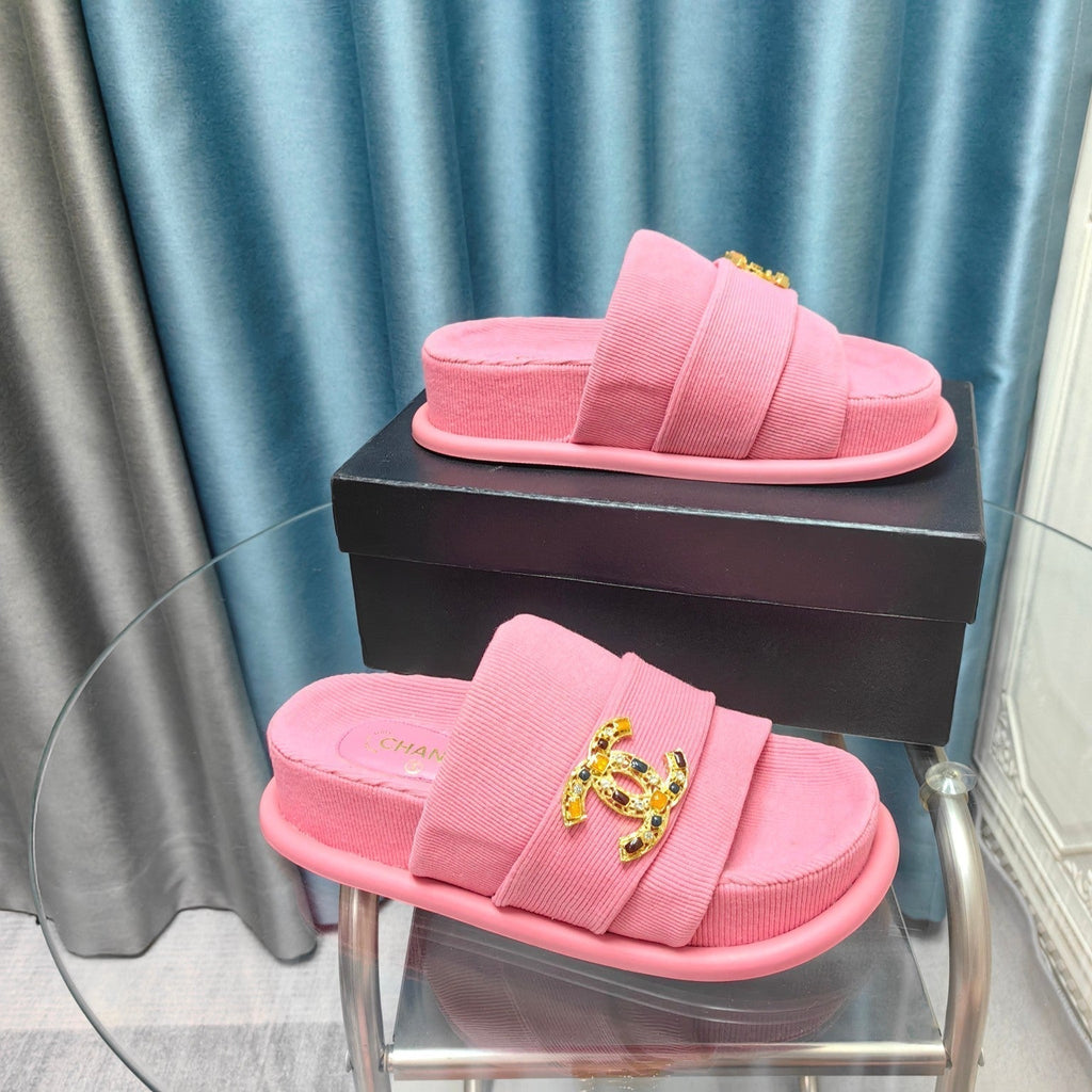 CHANEL PLATFORM HEELS SANDALS IN LIGHT PINK WOOLEN FABRIC